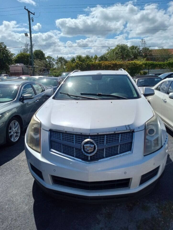 Used 2012 Cadillac SRX Luxury image 2