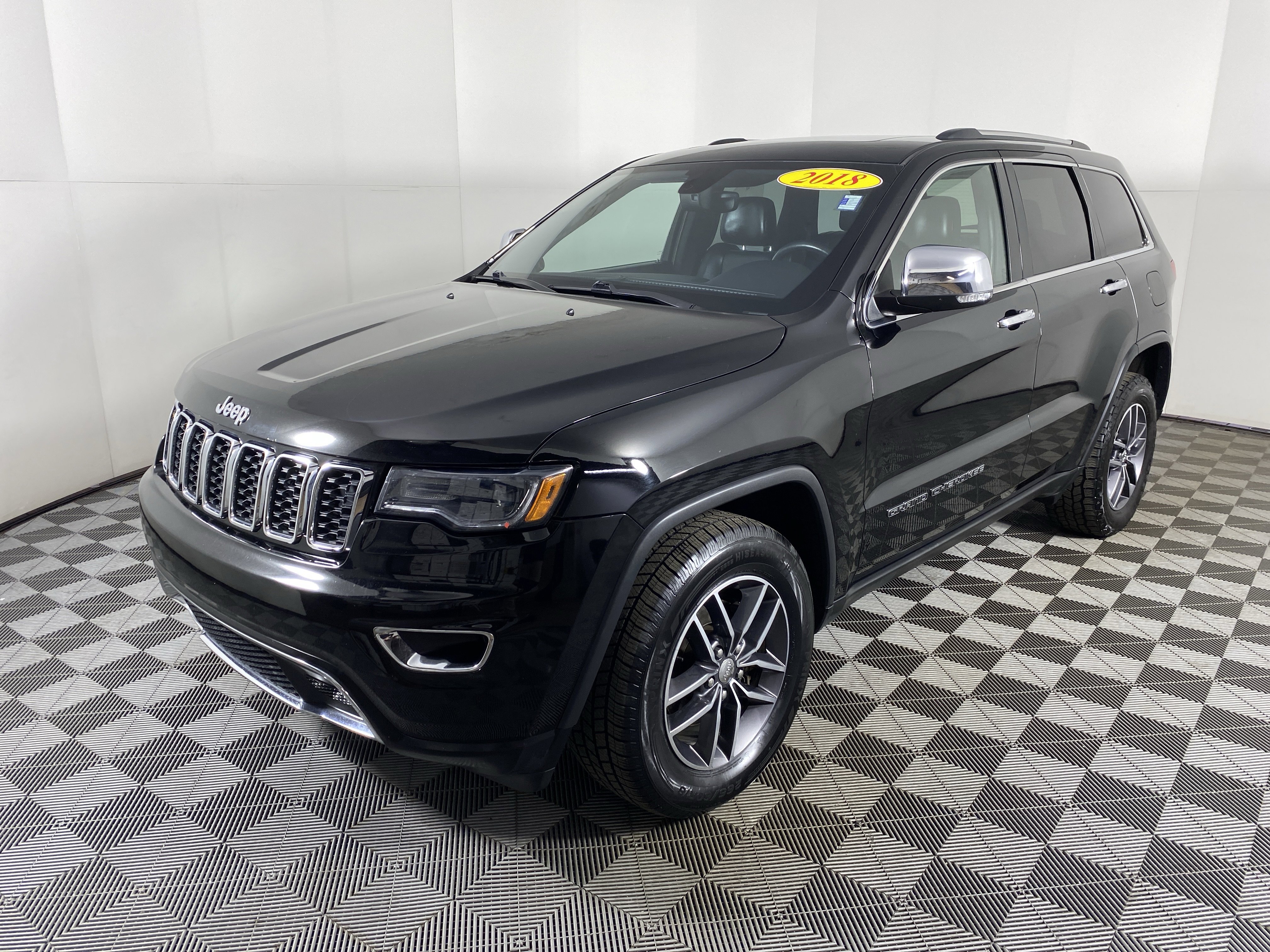 Used 2018 Jeep Grand Cherokee Limited w/ Luxury Group II image 13