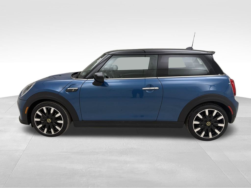 Certified 2024 MINI Cooper SE image 6