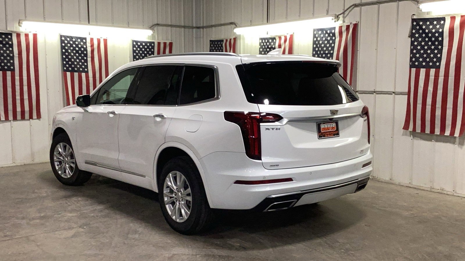 Used 2024 Cadillac XT6 Luxury w/ LPO, Floor Liner Package image 4