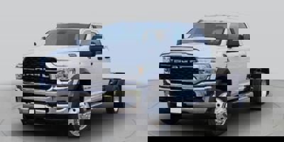 New 2026 RAM 5500 4x4 Crew Cab image 2