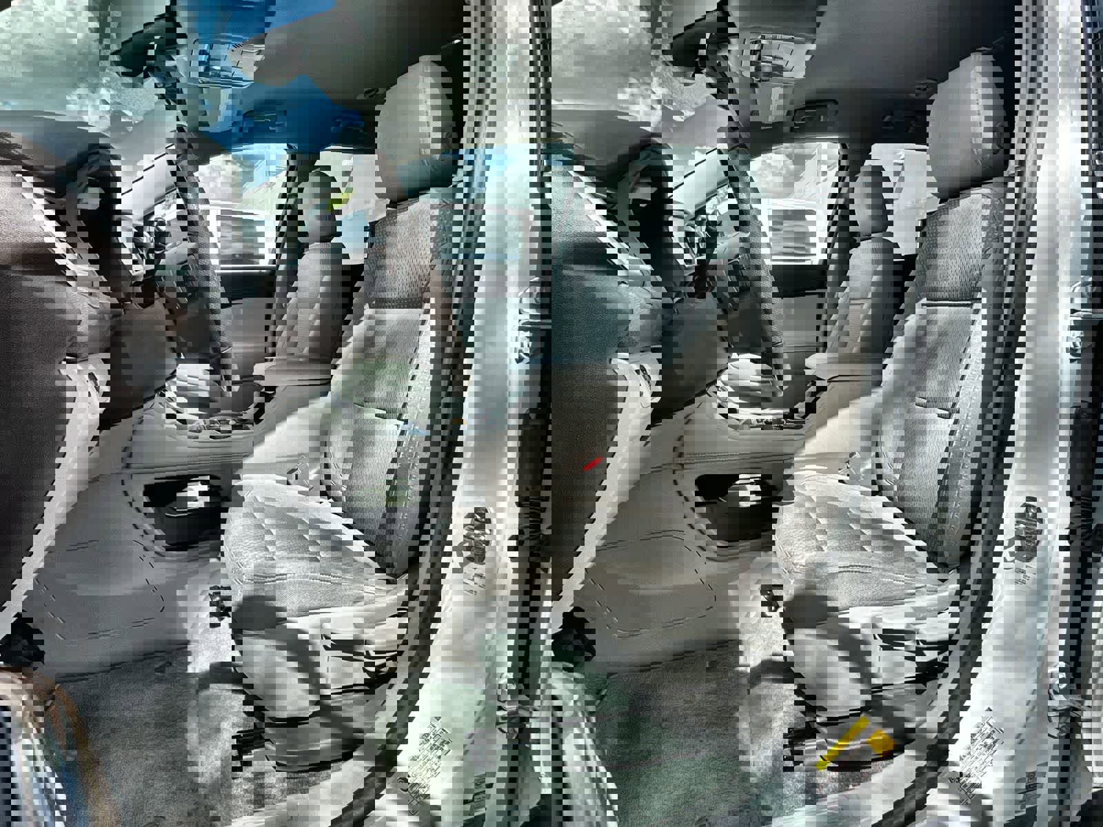 Used 2023 GMC Acadia SLE image 3