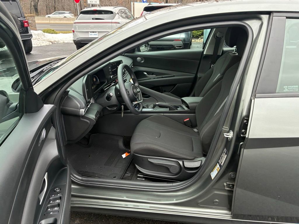 Used 2024 Hyundai Elantra SE image 21