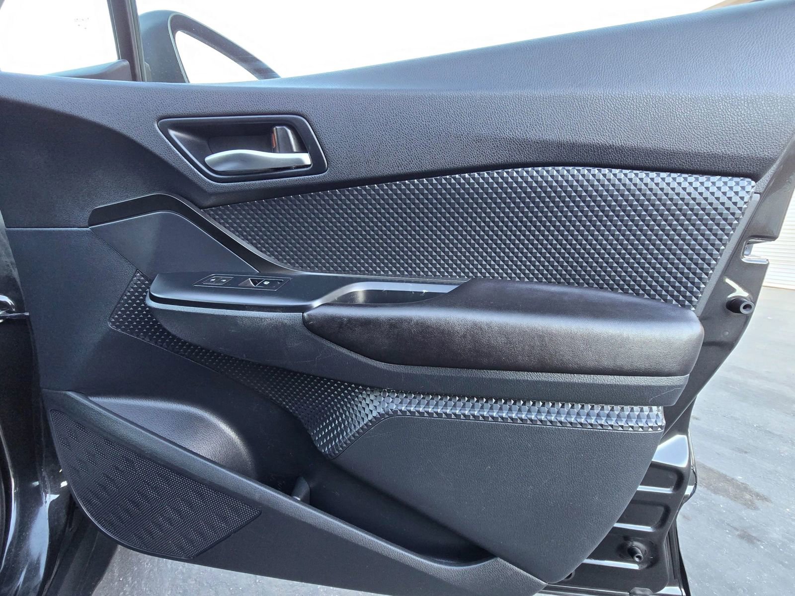 Used 2018 Toyota C-HR XLE image 12