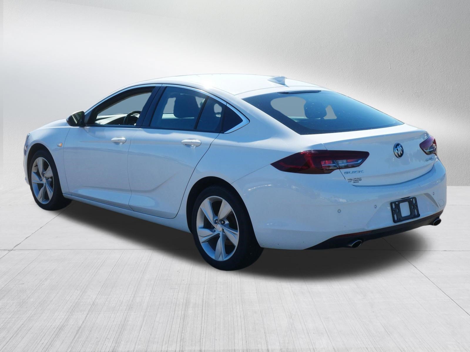 Used 2018 Buick Regal Preferred w/ Driver Confidence Package #1 FWD image 5