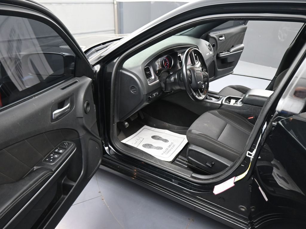Used 2020 Dodge Charger SXT image 40