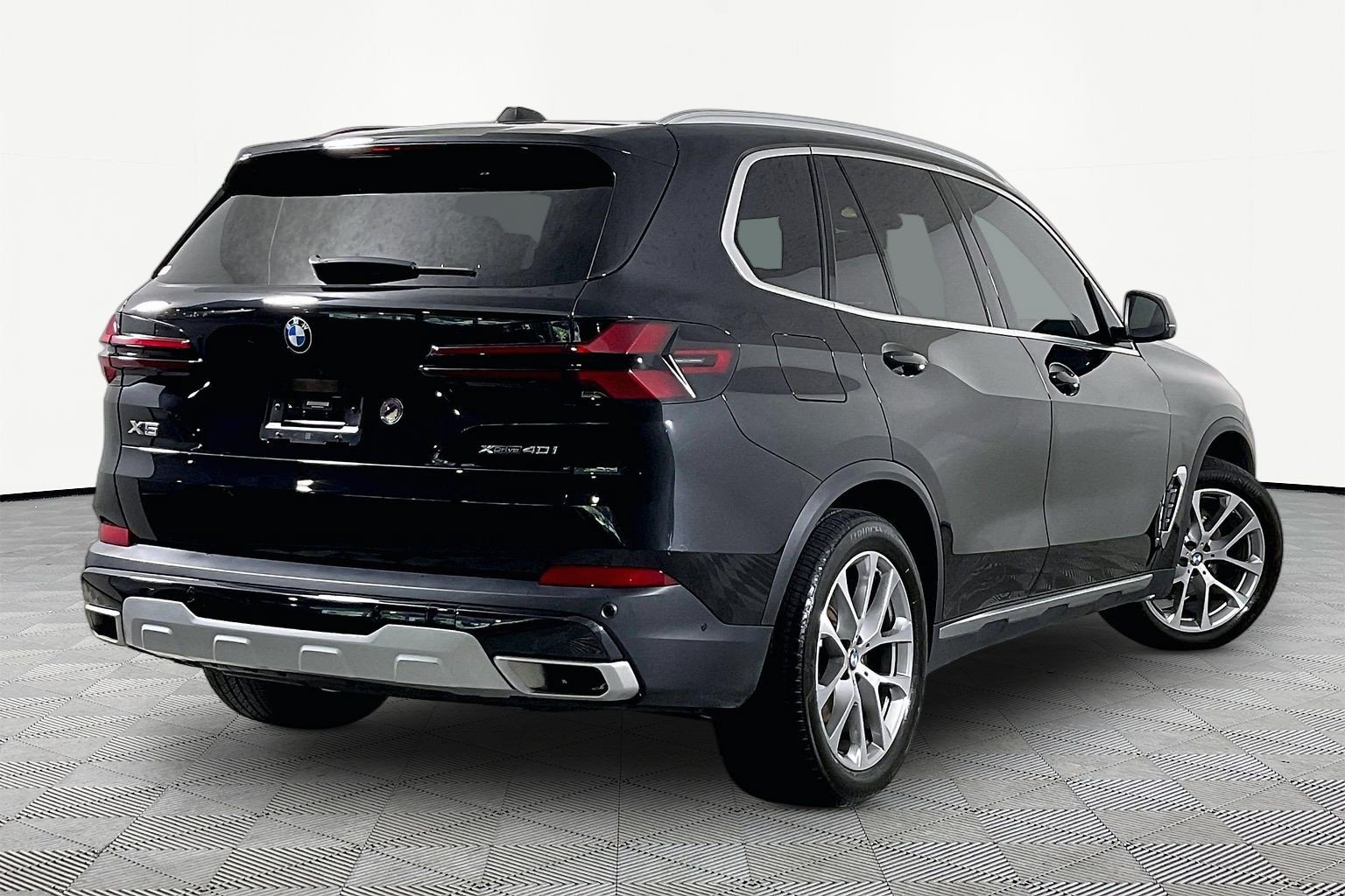 Used 2024 BMW X5 xDrive40i w/ Premium Package AWD/4WD image 7