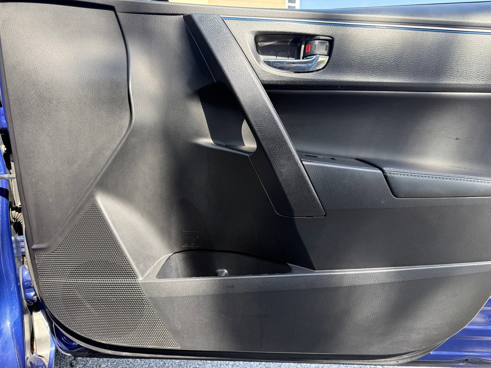 Used 2015 Toyota Corolla S image 41