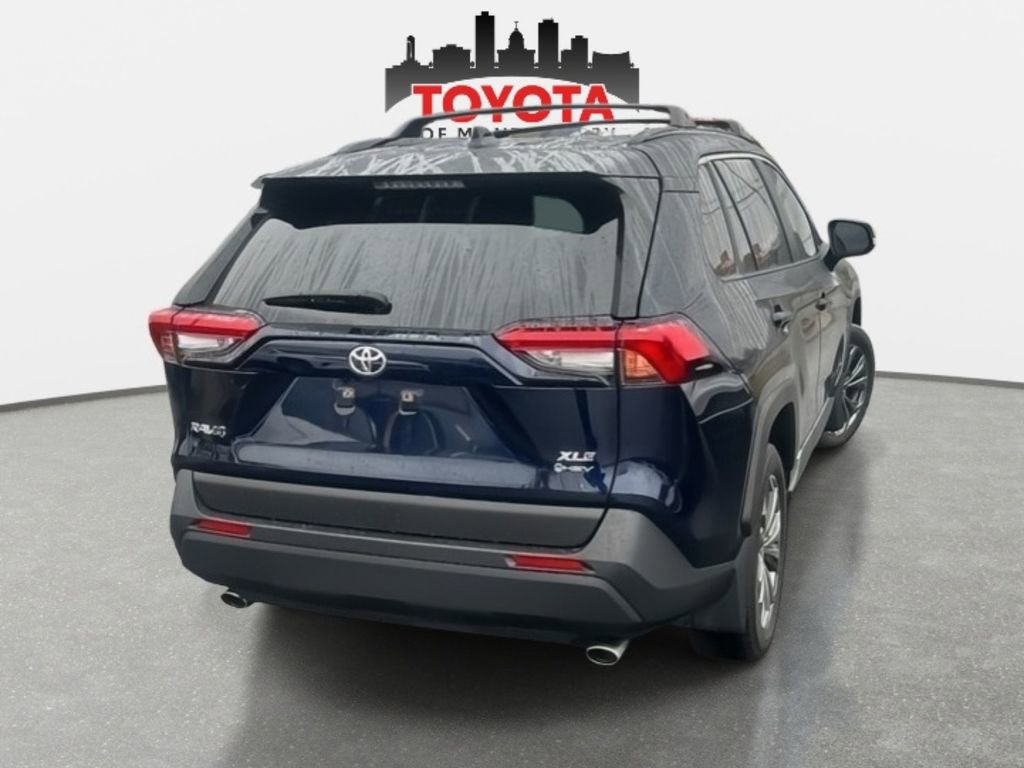Certified 2025 Toyota RAV4 XLE Premium image 5