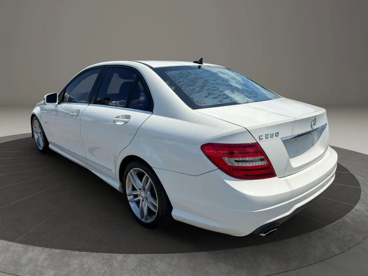 Used 2012 Mercedes-Benz C 250 Sedan image 7