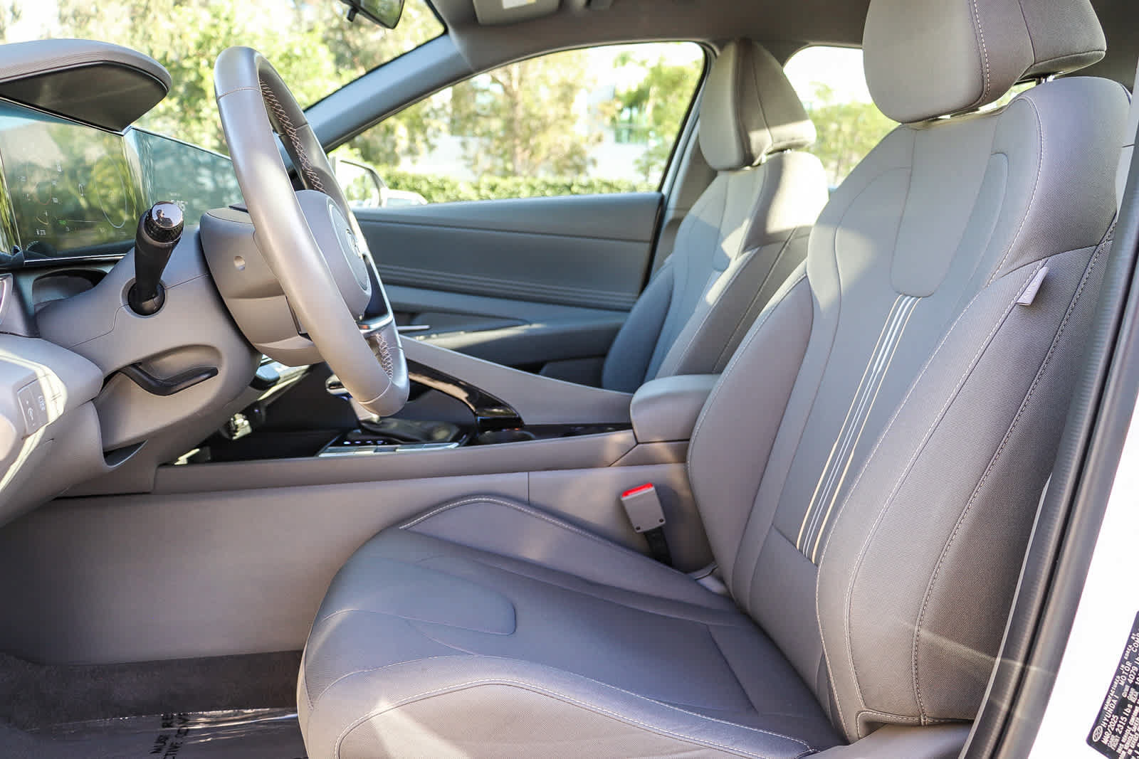 Used 2025 Hyundai Elantra SEL FWD image 18