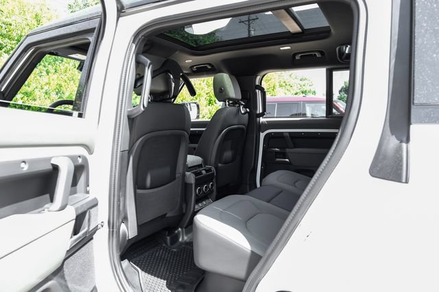 New 2026 Land Rover Defender 110 X-Dynamic SE AWD/4WD image 46