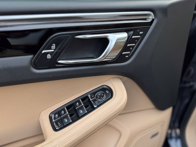 Certified 2022 Porsche Macan S AWD/4WD image 14