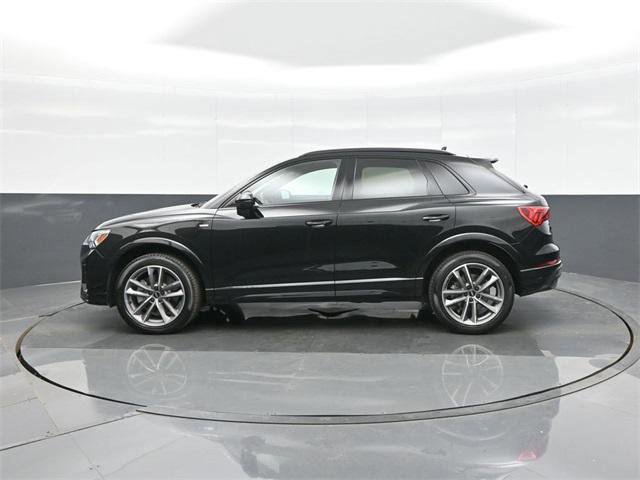 Certified 2025 Audi Q3 2.0T Premium w/ Convenience Package image 4