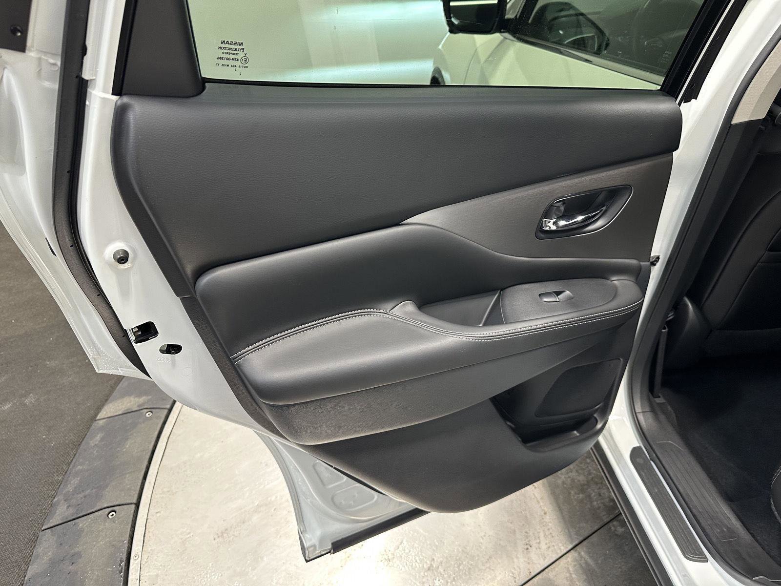 Used 2021 Nissan Murano SL w/ SL Moonroof Package image 24
