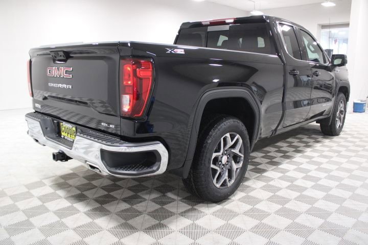 New 2026 GMC Sierra 1500 SLE image 11