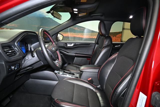 Used 2025 Ford Escape ST-Line Select AWD/4WD image 19