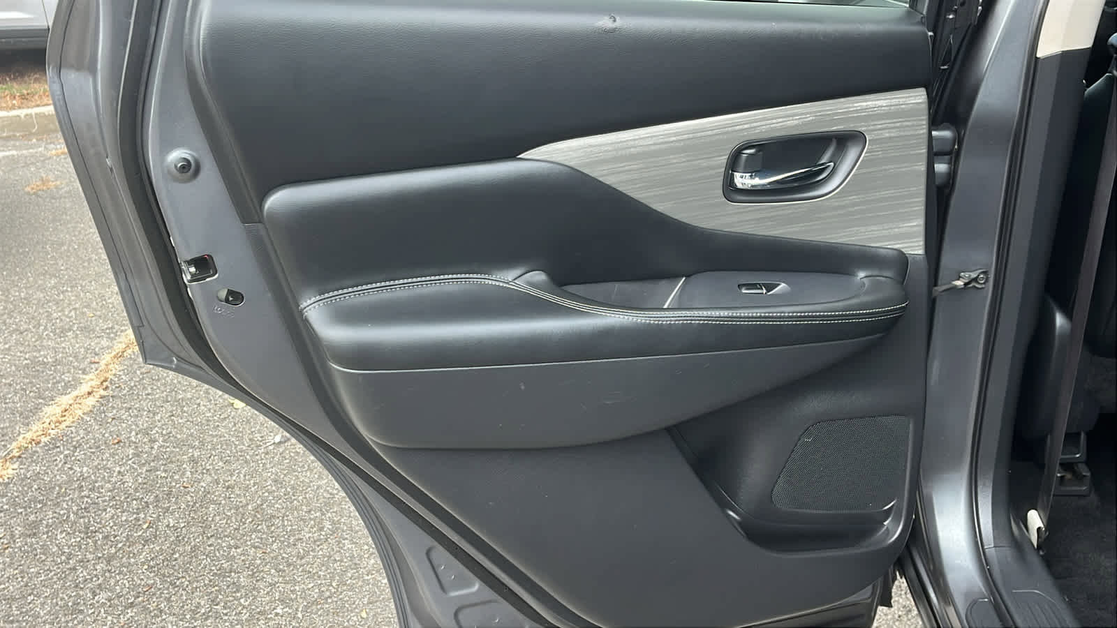 Used 2018 Nissan Murano SL w/ Moonroof Package image 19