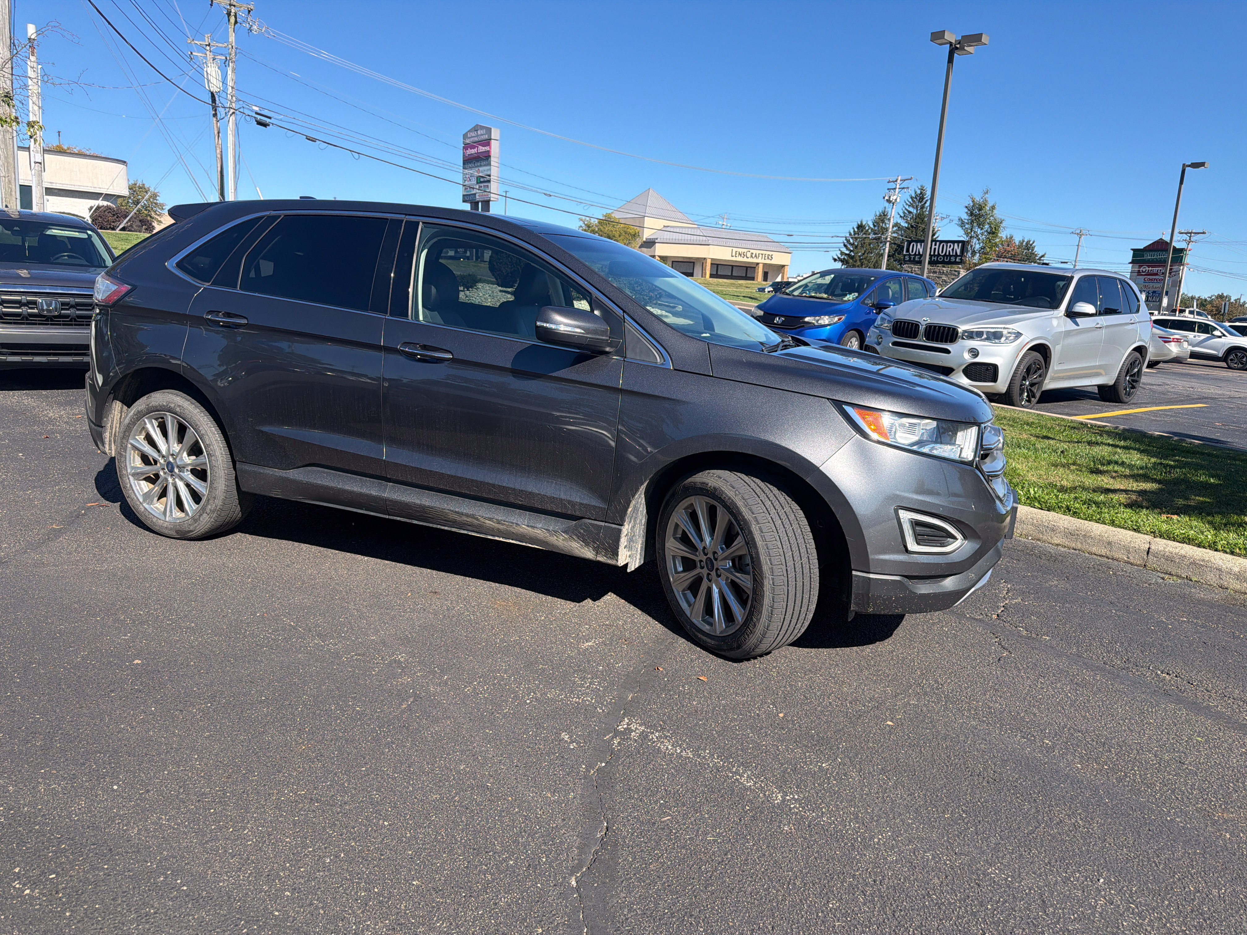 Used 2018 Ford Edge Titanium w/ Equipment Group 301A AWD/4WD image 11
