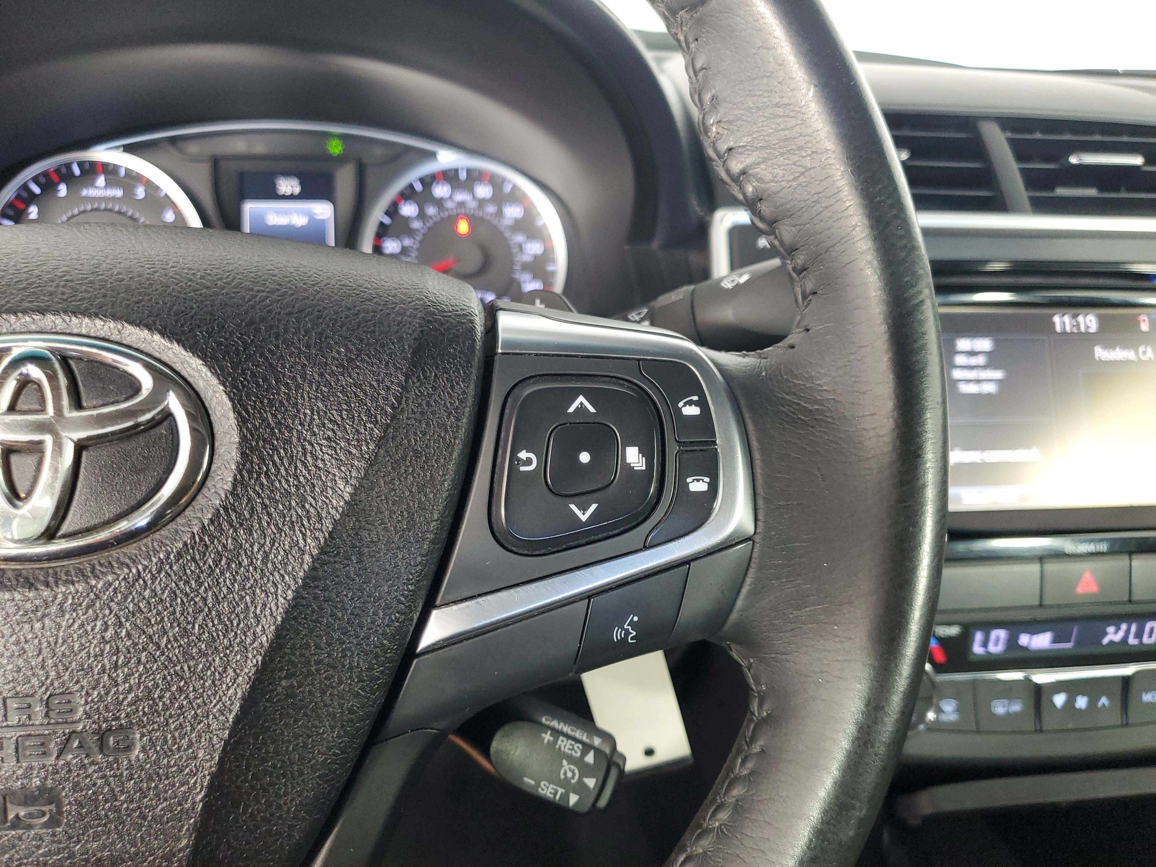 Used 2017 Toyota Camry XSE w/ Moonroof Package FWD image 24