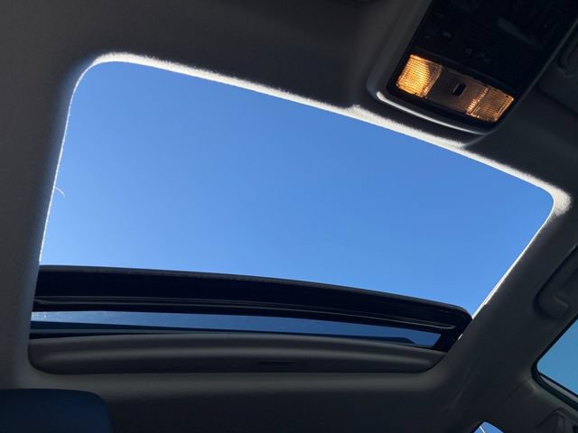 Used 2021 Toyota 4Runner Venture w/ Moonroof Package AWD/4WD image 32