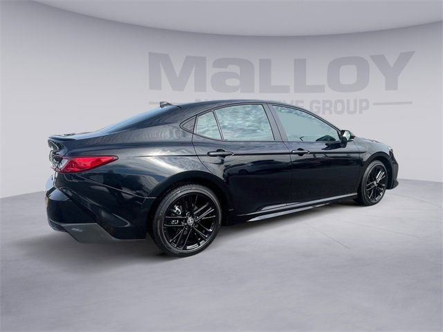 Used 2026 Toyota Camry SE image 5