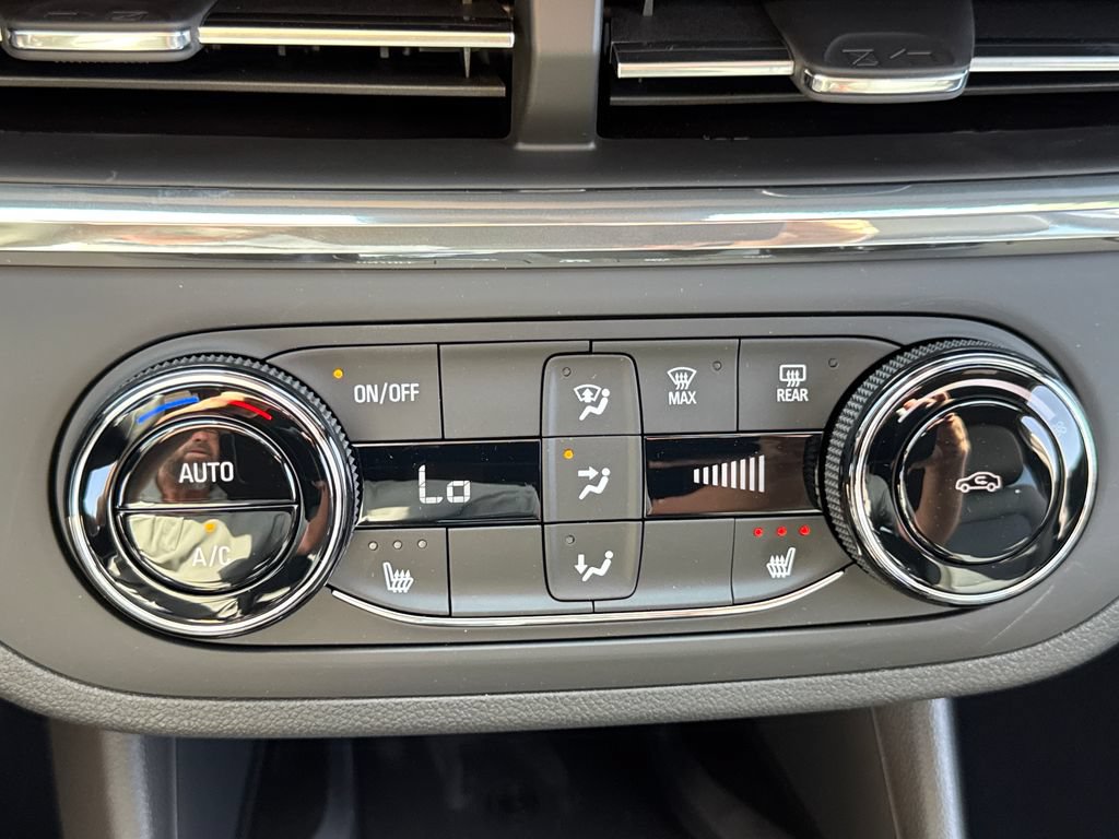 New 2026 Buick Envista Sport Touring w/ Convenience I Package FWD image 19
