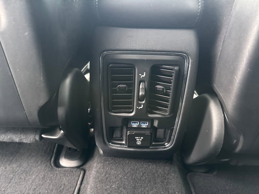Used 2020 Jeep Grand Cherokee Limited w/ Premium Lighting Group image 31