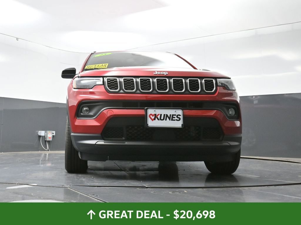Used 2025 Jeep Compass Latitude image 58