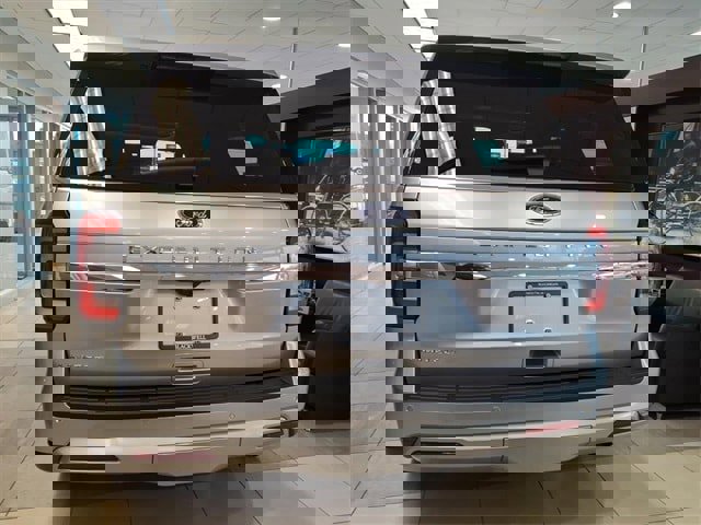 Used 2024 Ford Expedition Limited image 6