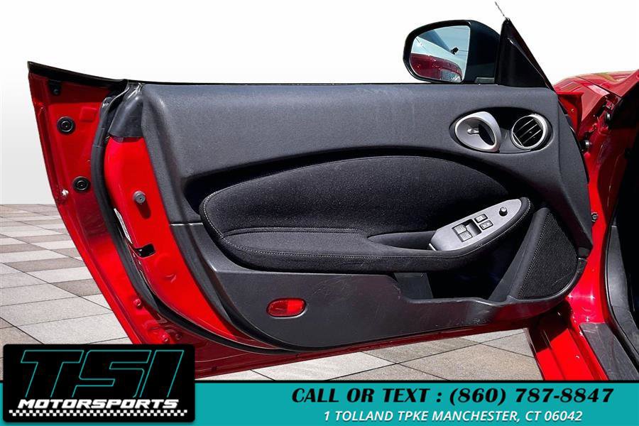Used 2016 Nissan 370Z Coupe RWD image 20