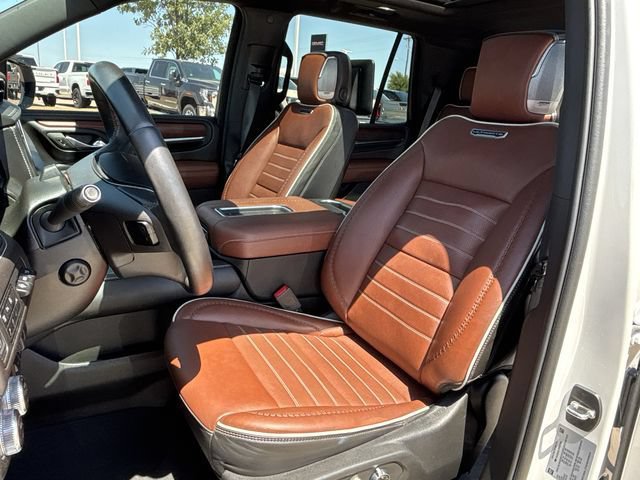 Used 2023 GMC Yukon Denali Ultimate AWD/4WD image 26