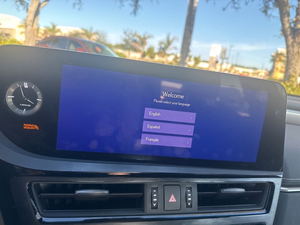 Used 2023 Lexus ES 300h F Sport image 19