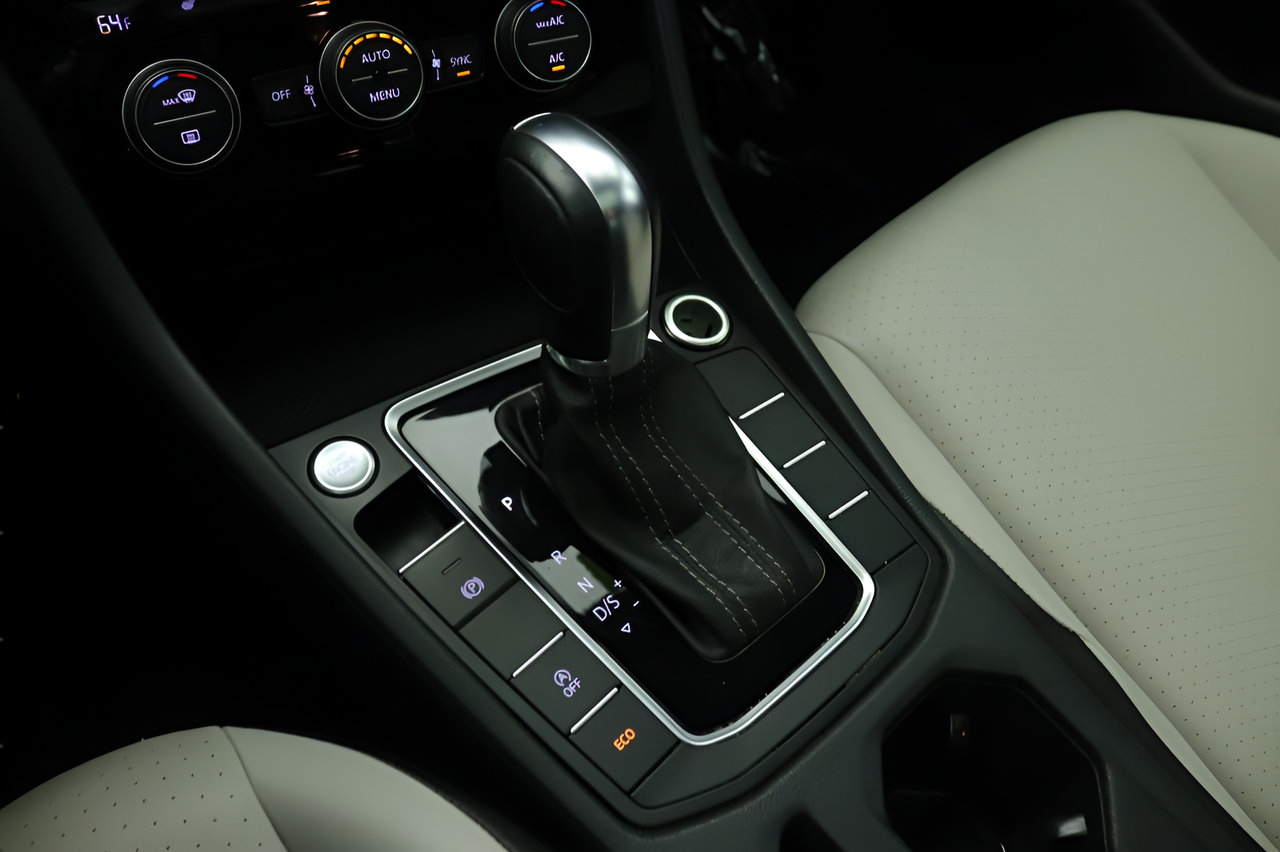 Used 2019 Volkswagen Jetta R-Line FWD image 15