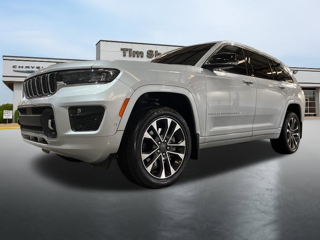 Used 2025 Jeep Grand Cherokee L Overland w/ MOPAR Finishing Package AWD/4WD image 10