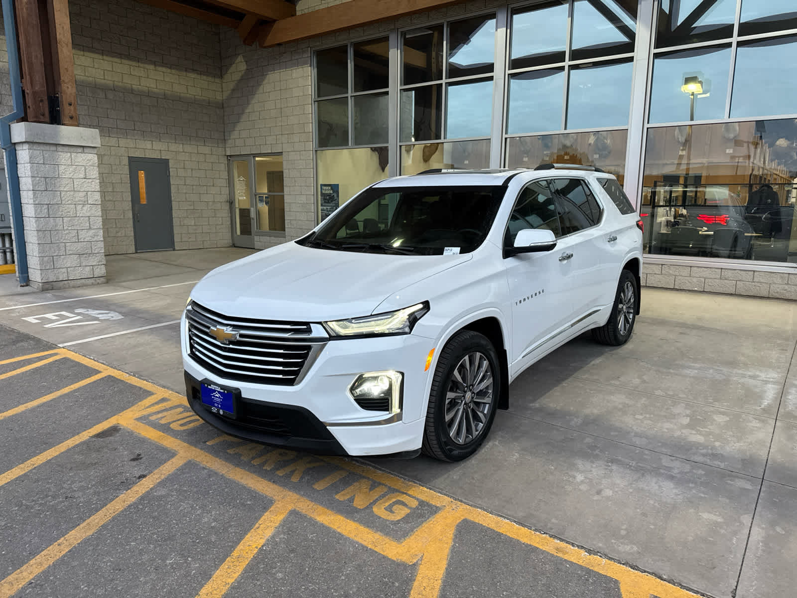 Certified 2023 Chevrolet Traverse Premier image 1