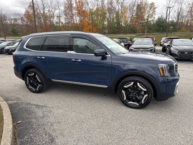 Used 2025 Kia Telluride S image 17