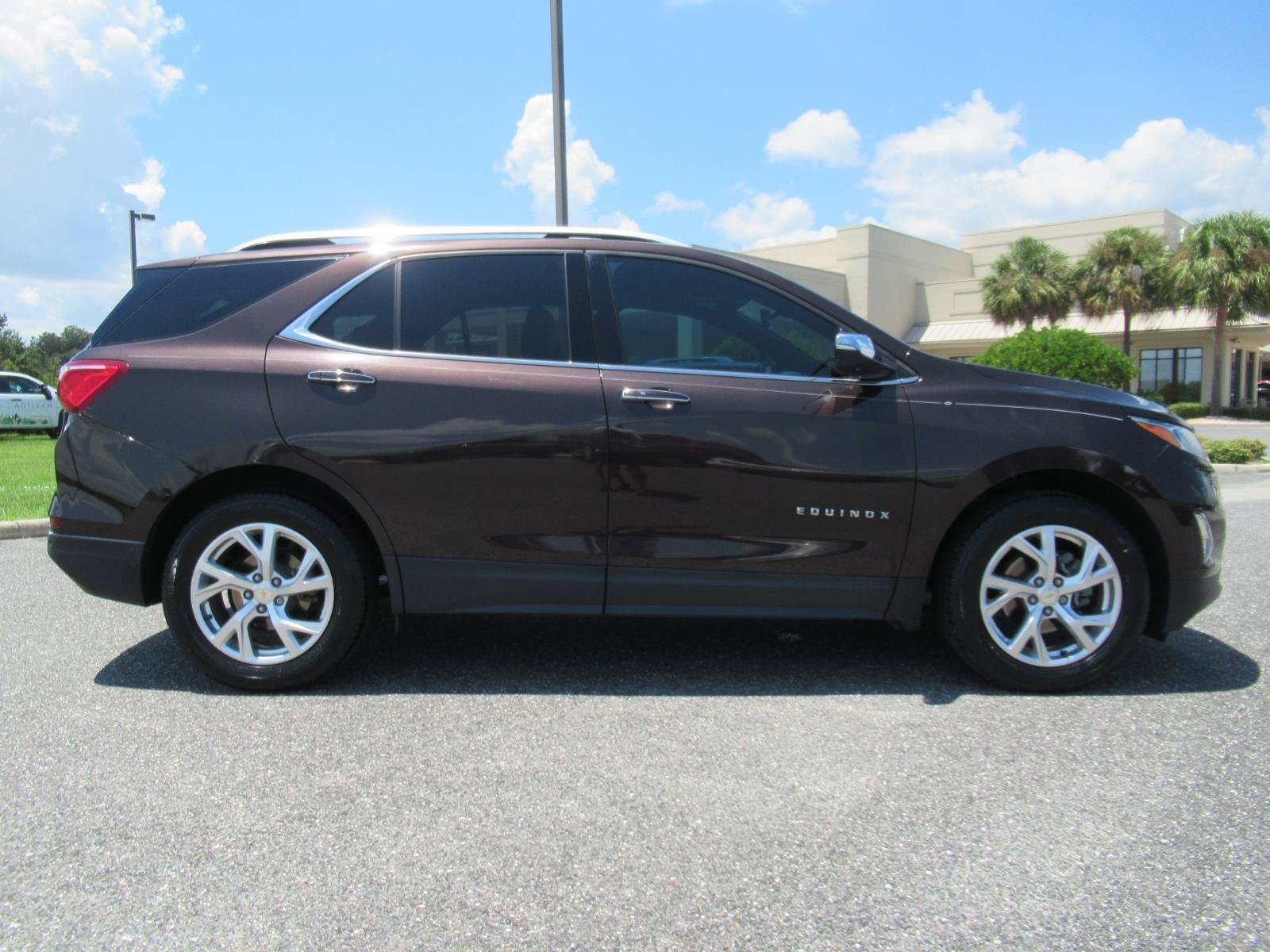 Certified 2020 Chevrolet Equinox Premier FWD image 2