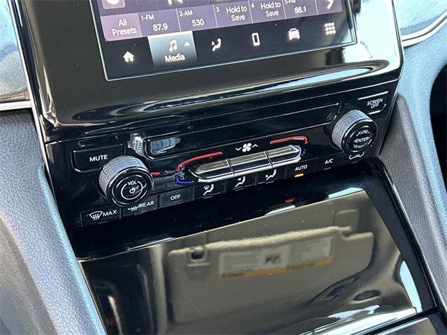 Certified 2023 Jeep Grand Cherokee L Laredo image 27