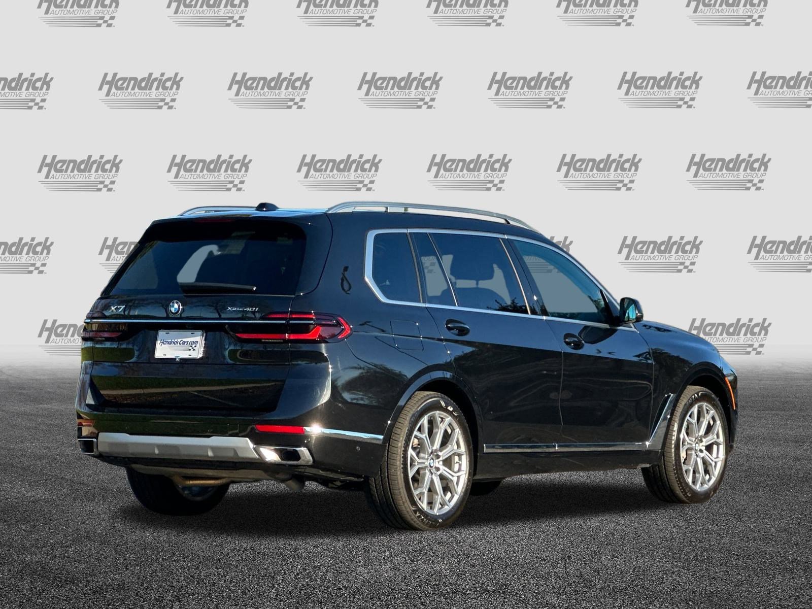 Used 2025 BMW X7 xDrive40i w/ Parking Assistance Package image 5