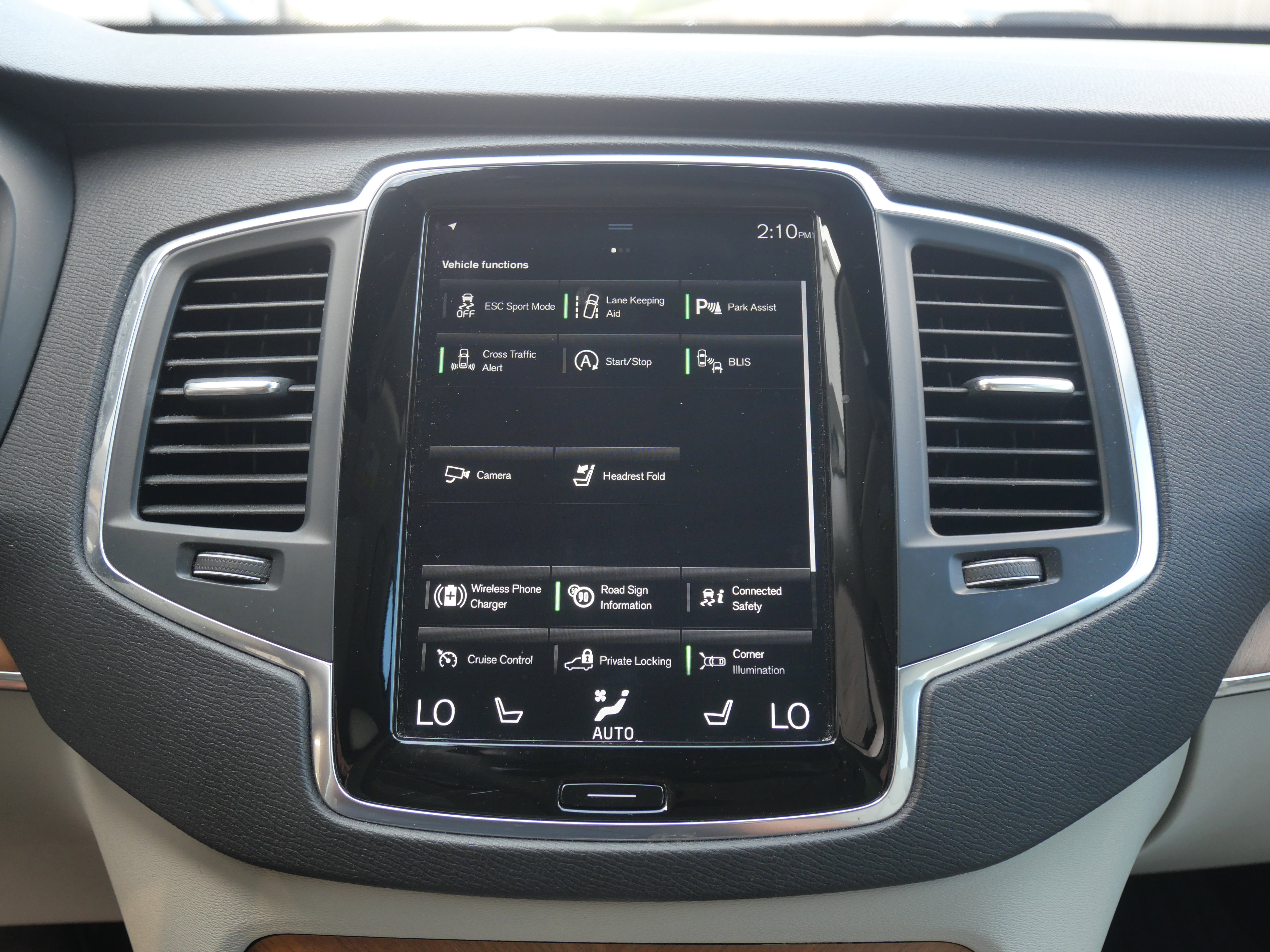 Used 2021 Volvo XC90 T6 Momentum image 28