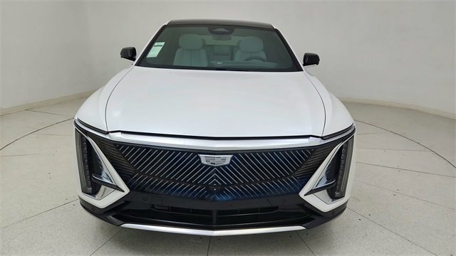 Used 2024 Cadillac Lyriq Luxury image 2