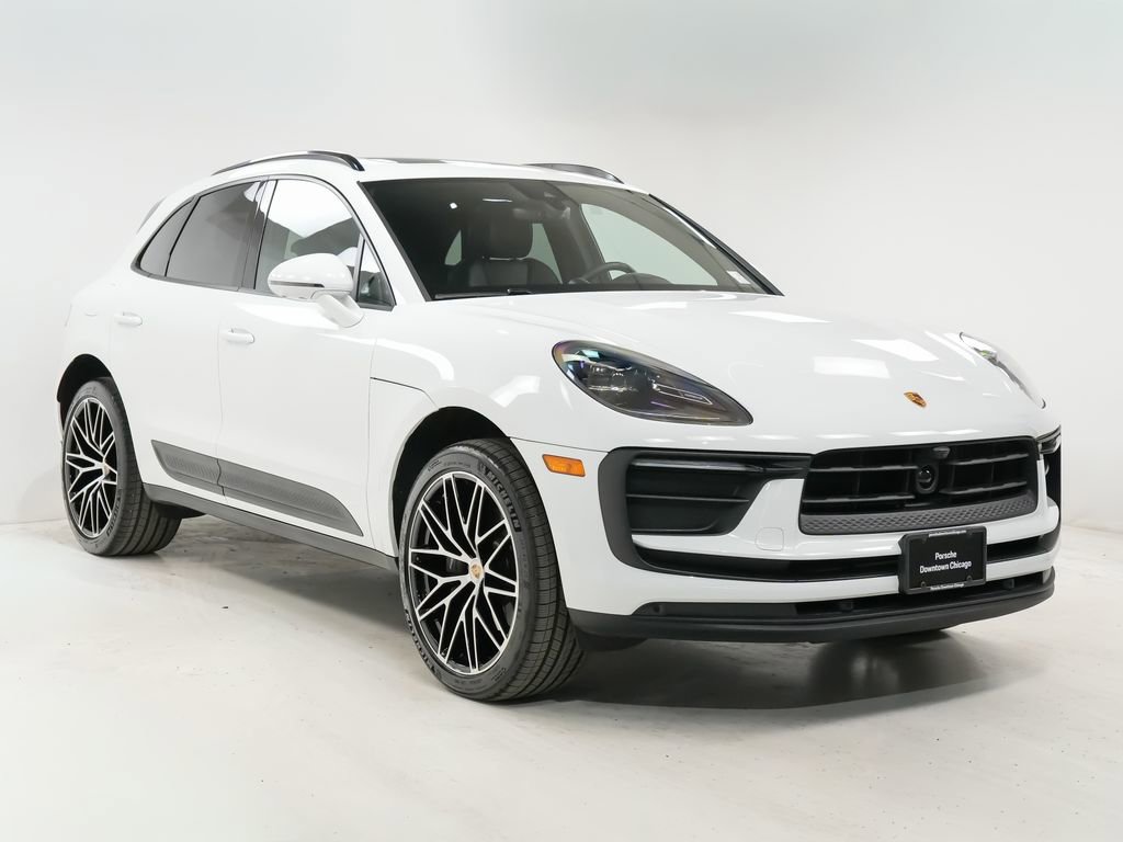 Certified 2026 Porsche Macan AWD/4WD image 8