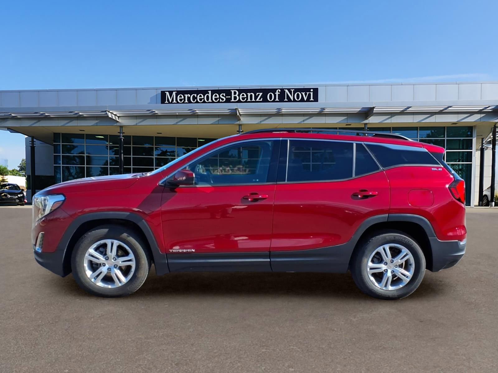 Used 2020 GMC Terrain SLE w/ Driver Convenience Package image 2