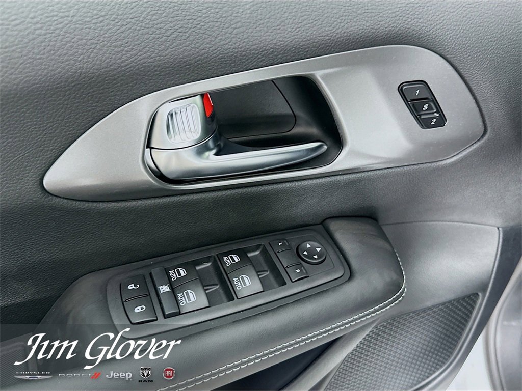 New 2026 Chrysler Pacifica Select w/ S Appearance Package image 21