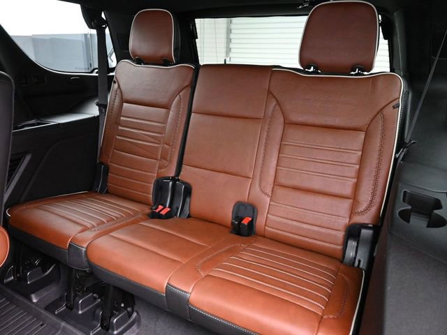 Certified 2023 GMC Yukon Denali Ultimate w/ LPO, Floor Liner Package AWD/4WD image 13