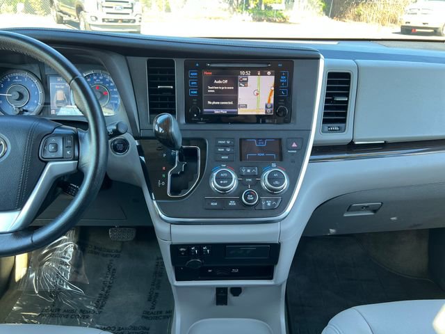 Used 2015 Toyota Sienna XLE Premium AWD/4WD image 22