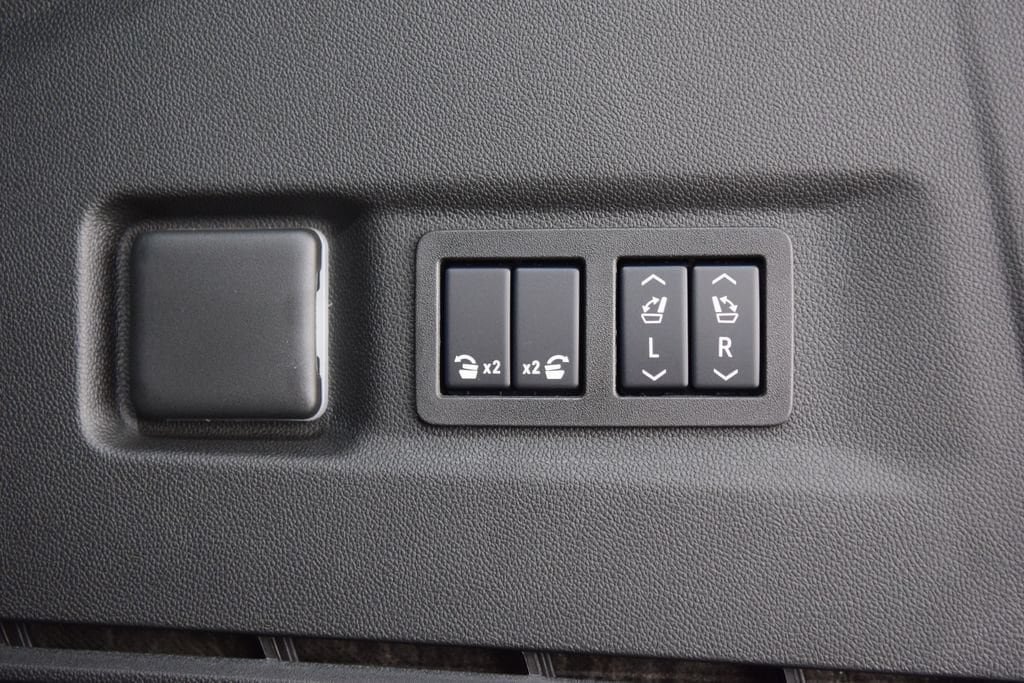 New 2026 Chevrolet Suburban Premier AWD/4WD image 26