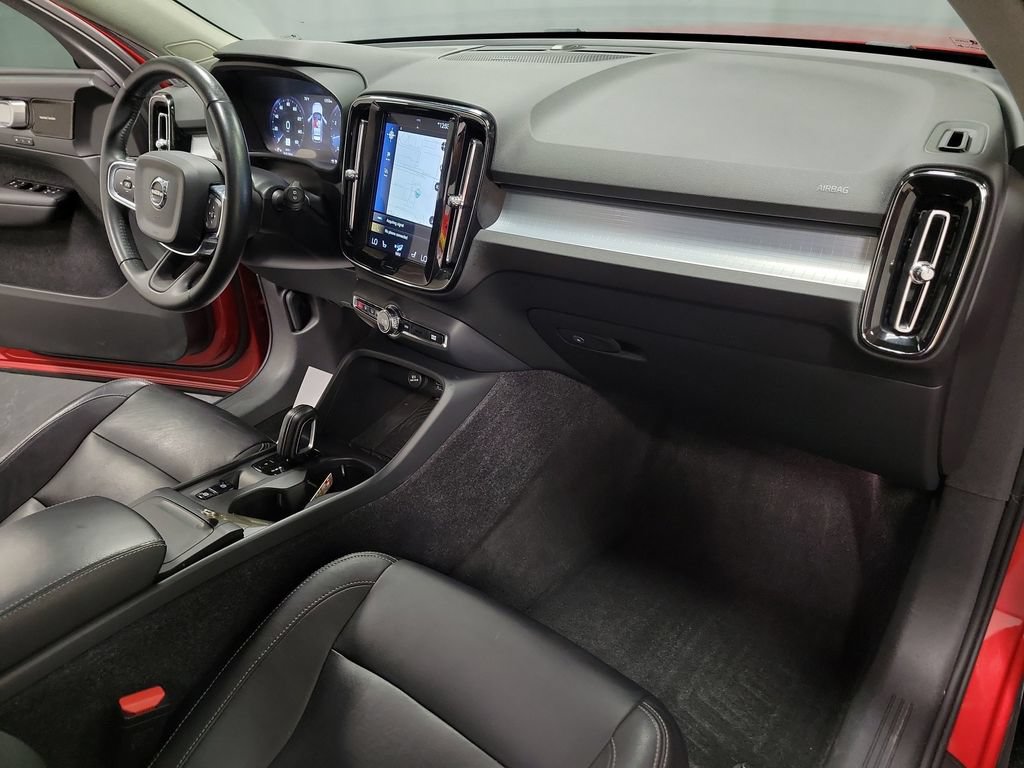 Used 2019 Volvo XC40 T5 Momentum AWD/4WD image 34