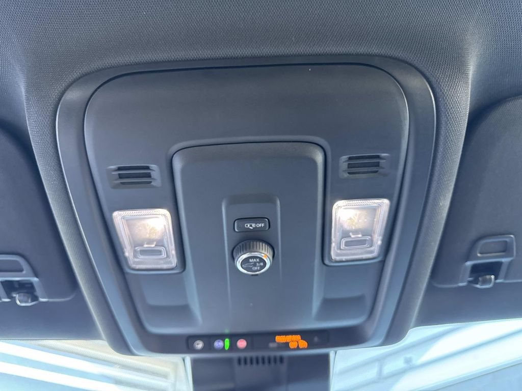 Used 2025 Chevrolet Tahoe LT AWD/4WD image 23